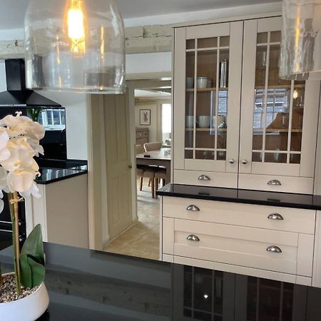 Buckden  Elegant Oak Beamed House In Pretty Village - Cambridge Homehost מראה חיצוני תמונה