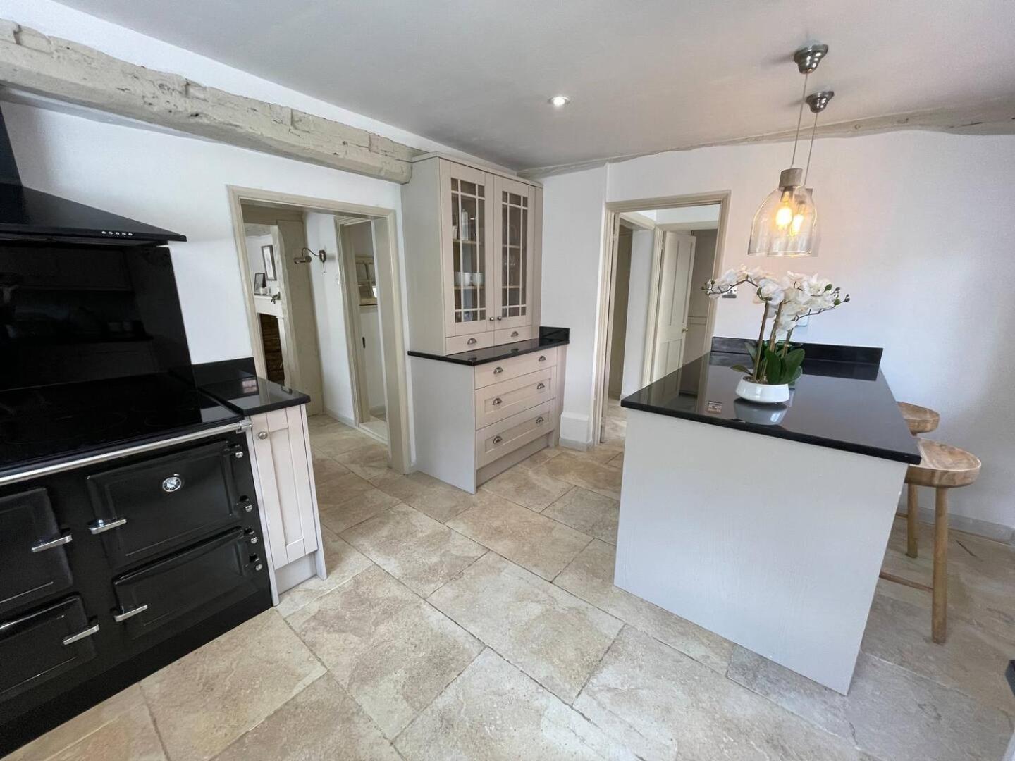 Buckden  Elegant Oak Beamed House In Pretty Village - Cambridge Homehost מראה חיצוני תמונה