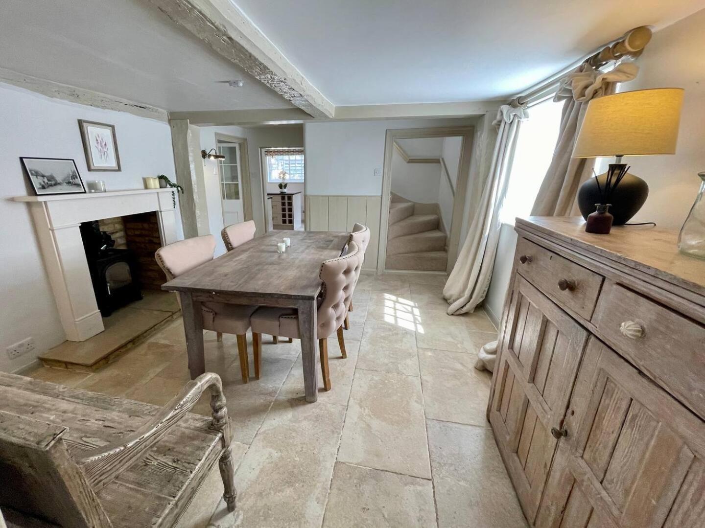Buckden  Elegant Oak Beamed House In Pretty Village - Cambridge Homehost מראה חיצוני תמונה