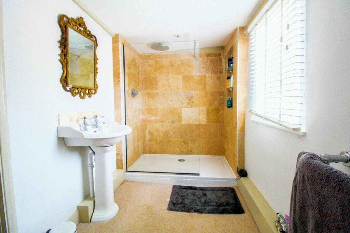 Buckden  Elegant Oak Beamed House In Pretty Village - Cambridge Homehost מראה חיצוני תמונה