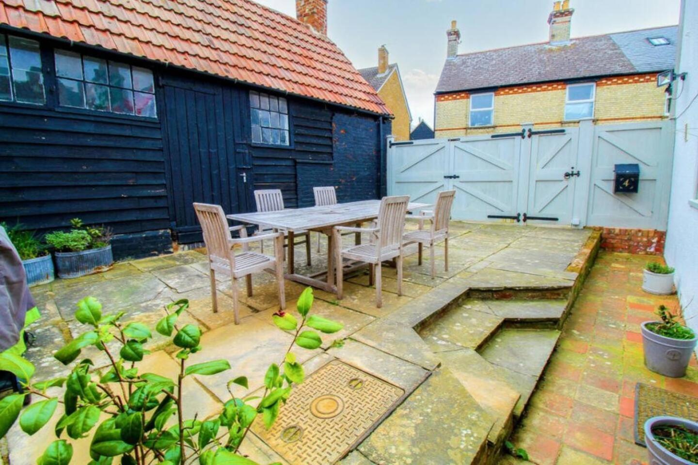 Buckden  Elegant Oak Beamed House In Pretty Village - Cambridge Homehost מראה חיצוני תמונה