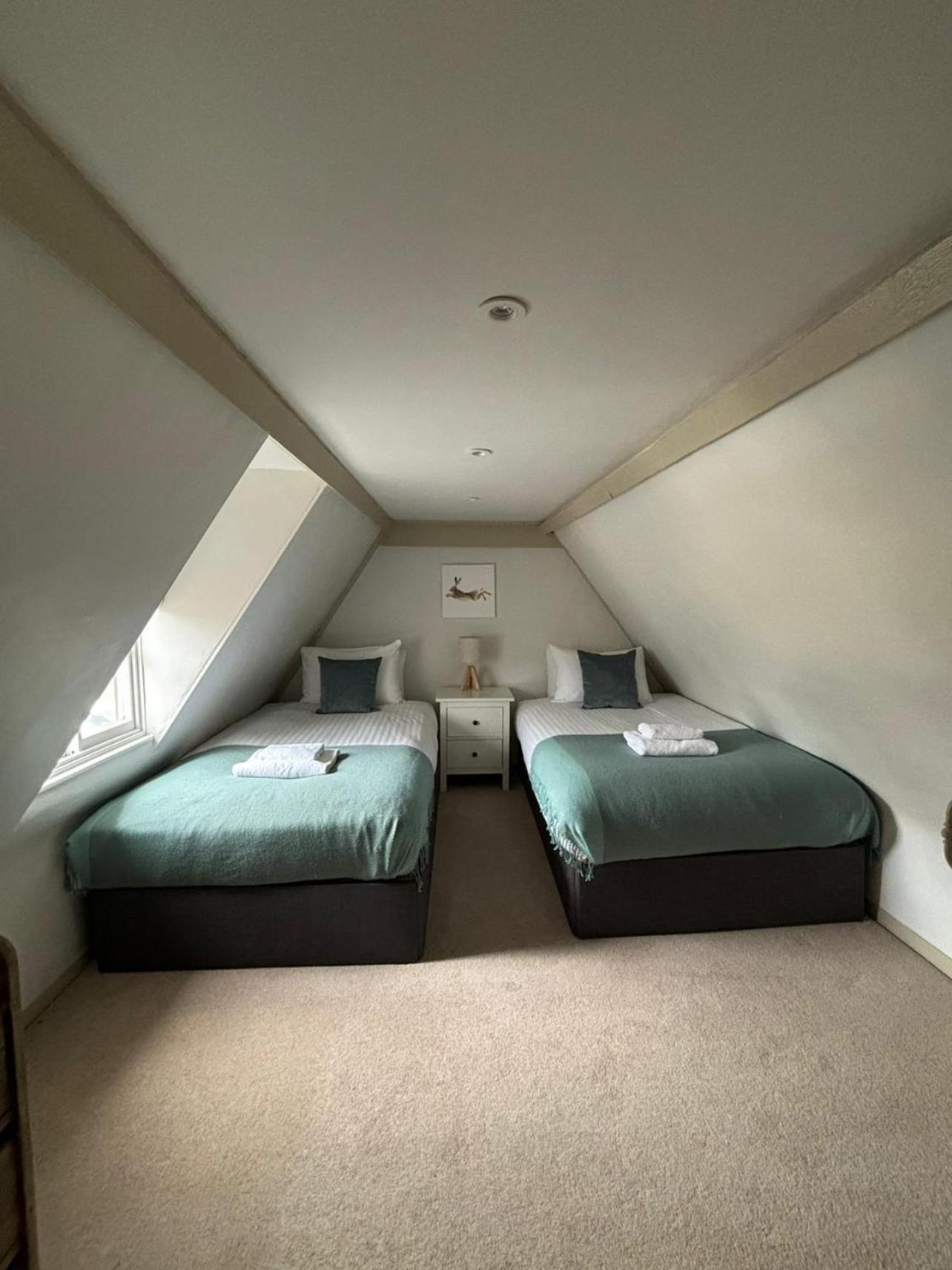 Buckden  Elegant Oak Beamed House In Pretty Village - Cambridge Homehost מראה חיצוני תמונה